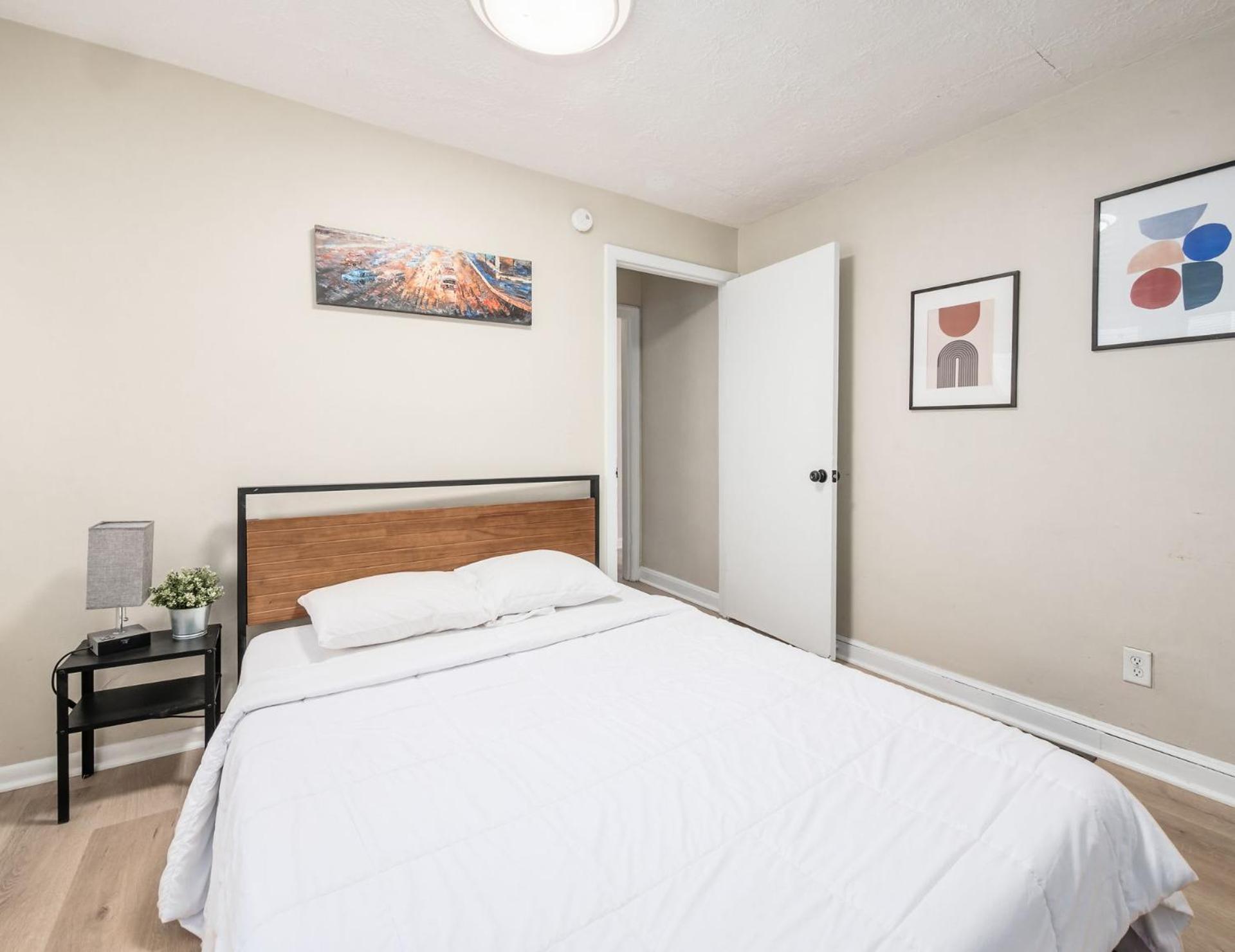 Вілла Housepitality - The Osu Mansion- Osu Sleeps 20 Колумбус Екстер'єр фото