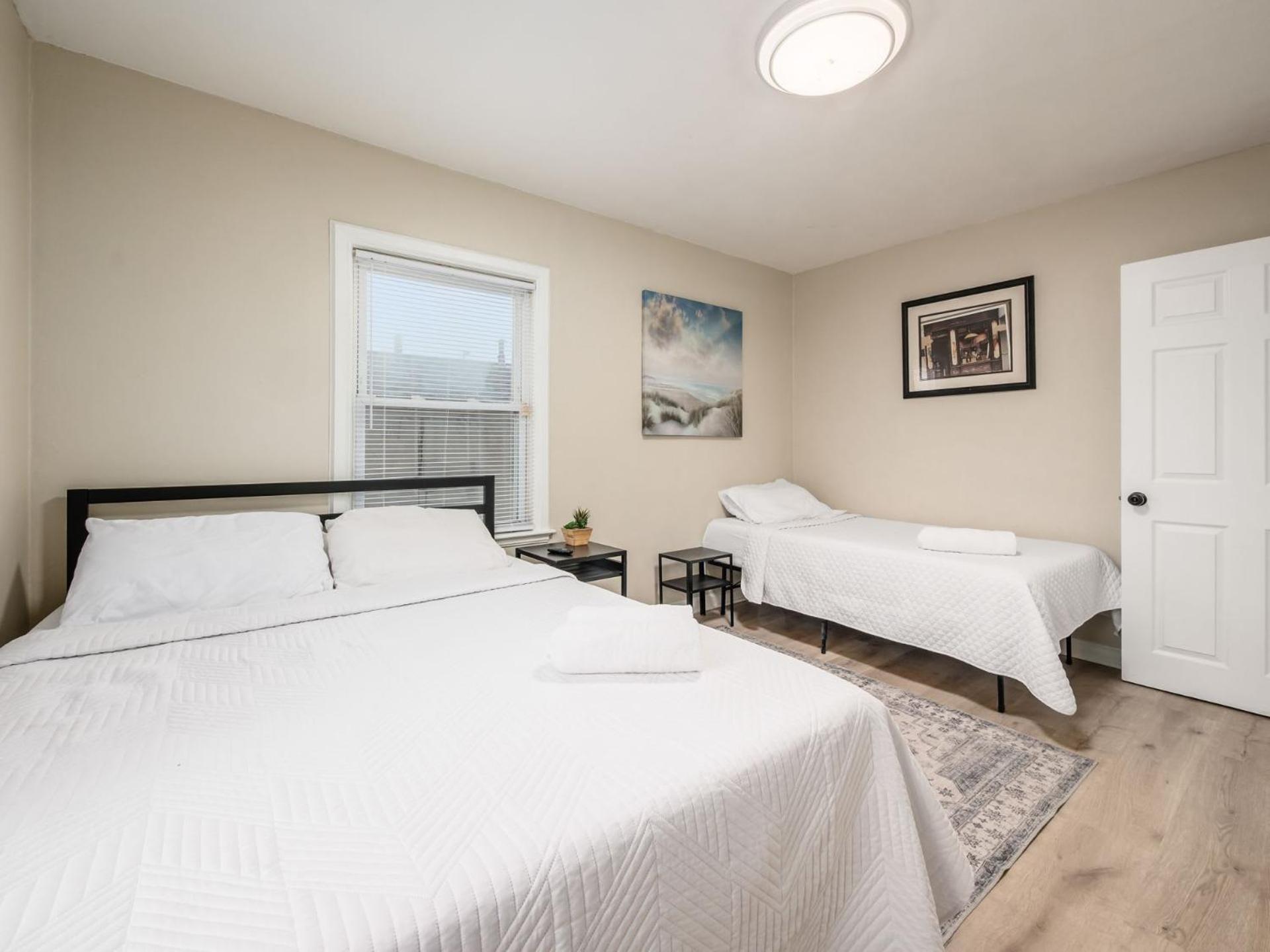 Вілла Housepitality - The Osu Mansion- Osu Sleeps 20 Колумбус Екстер'єр фото