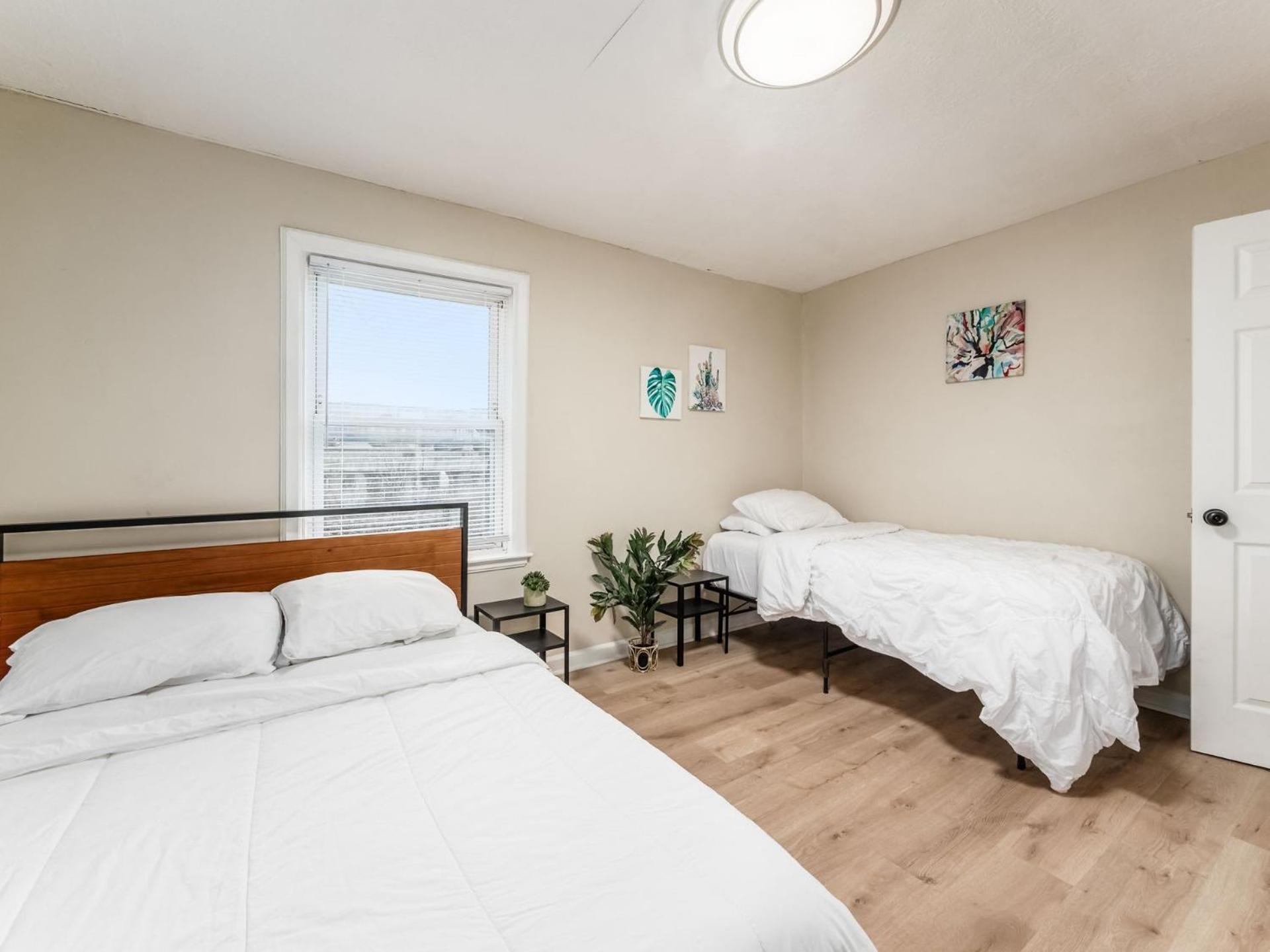 Вілла Housepitality - The Osu Mansion- Osu Sleeps 20 Колумбус Екстер'єр фото